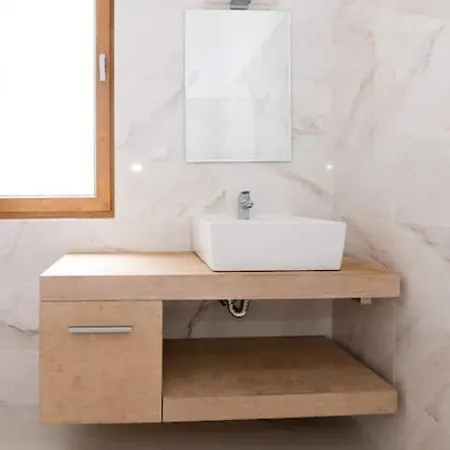 Shelly With Private Pool *