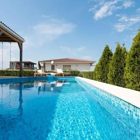 Shelly With Private Pool * Lozenets