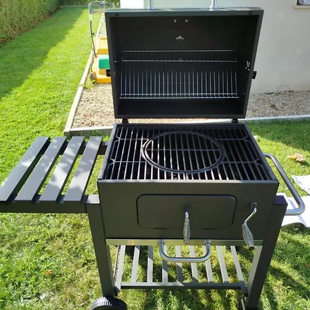 Shelly With Private Pool