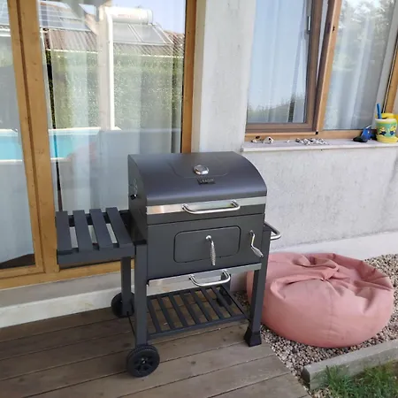 Shelly With Private Pool *