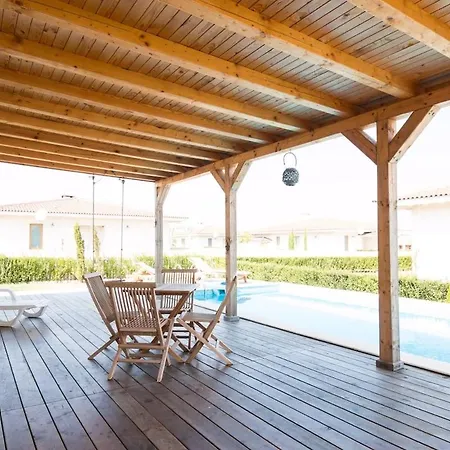 Shelly Whith Private Pool Villa Lozenets